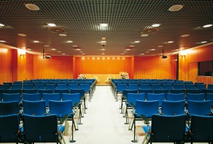 Una sala conferenze acusticamente trattata